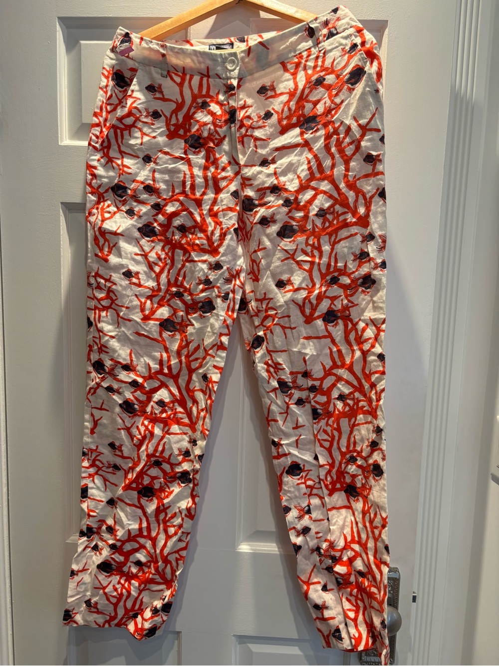 Vilebrequin linen Chinos with fish print Bright Red Coral Print and Black Accent